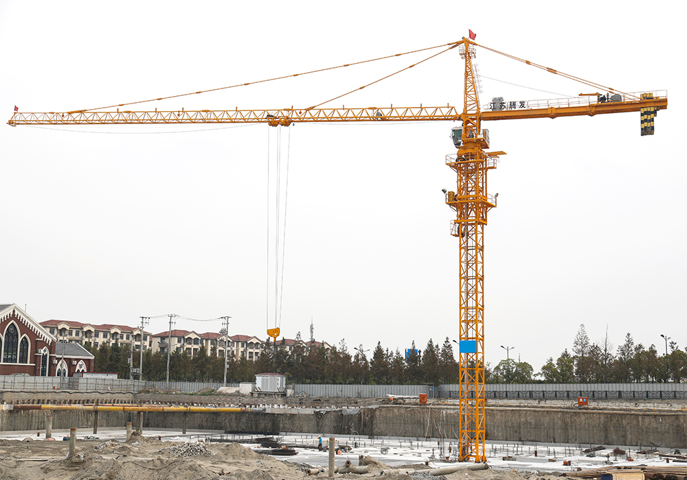 QTZ100 (6013) Craein Topkit Tower 6T 8T Rothlú Dúbailte